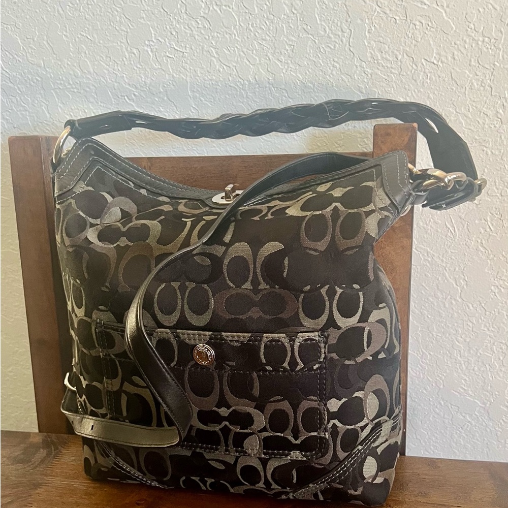 Coach Shoulder /Crossbody Bag.